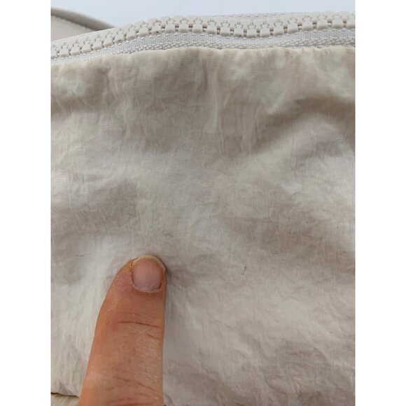 Lululemon Everywhere Beige White Belt Bag Zipper Mesh Pockets  7575 GUC - Picture 12 of 13